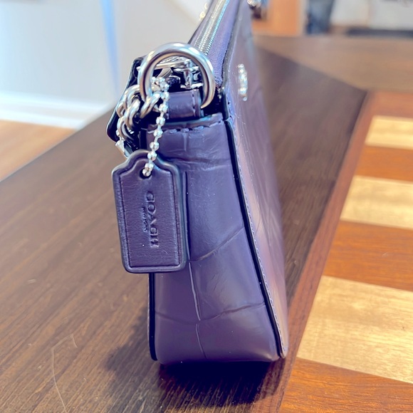 COACH  NOLITA 19 NWT LEATHER EMBOSSED CONVERTIBLE WRISTLET - Picture 2 of 6